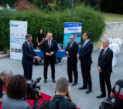 Krst pri Savici, Avditorij-28